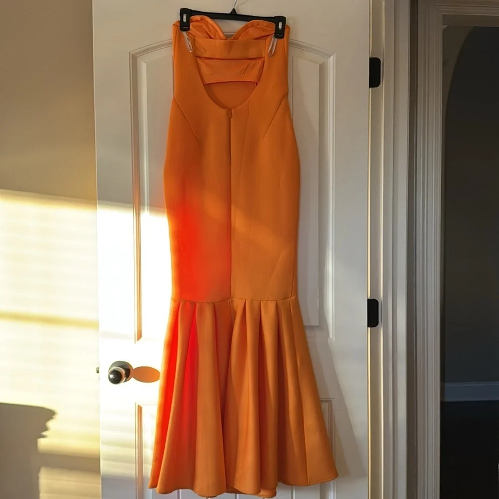 ASOS Design Gown Size 6 NWT - Picture 2 of 3